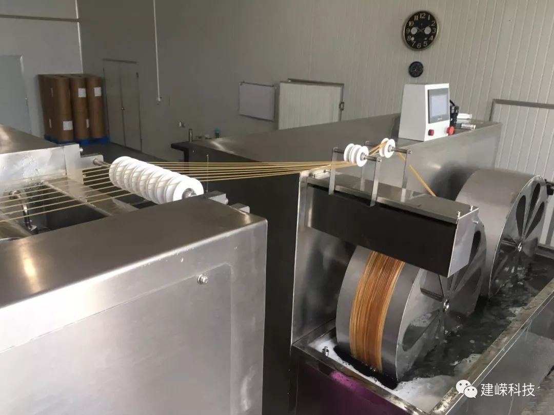 客戶現(xiàn)場紡絲驗收，開機紡絲一氣呵成